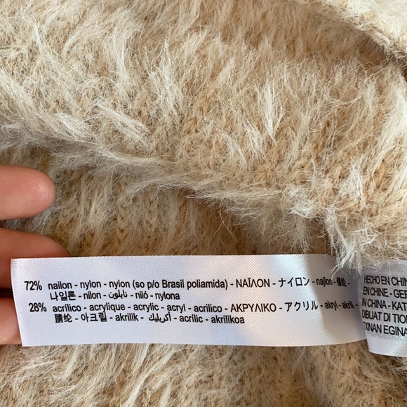 Zara // Fuzzy Top - Picture 5 of 5